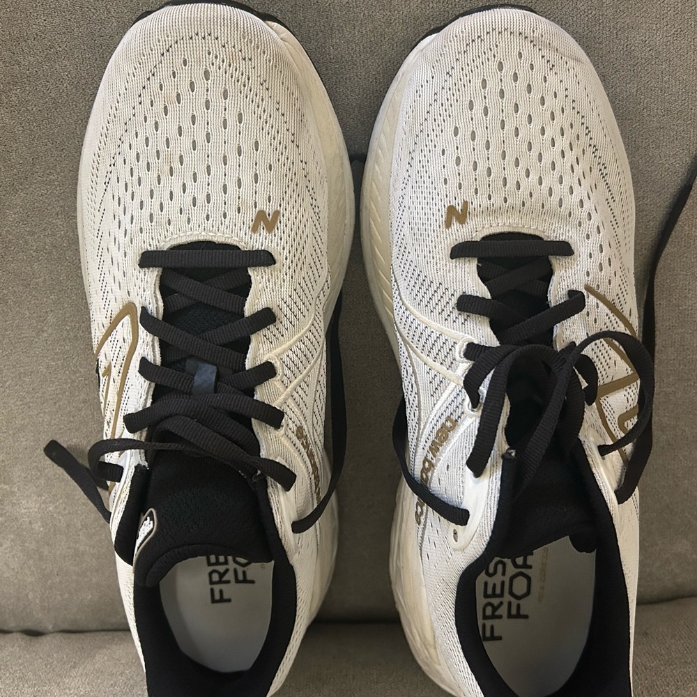 White and Gold New Balance Fresh Foam 860 Sneakers - Picture 4 of 6